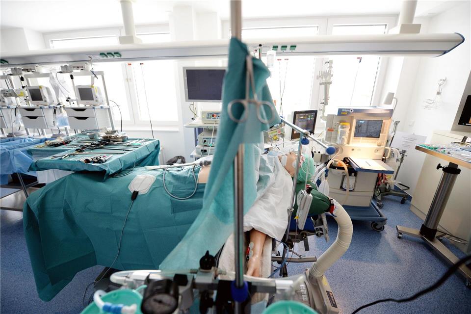 Ort der Organentnahme ist das Krankenhaus - aber reichen die Regeln für die Organspende aus? (Symbolfoto)Daniel Reinhardt/dpa