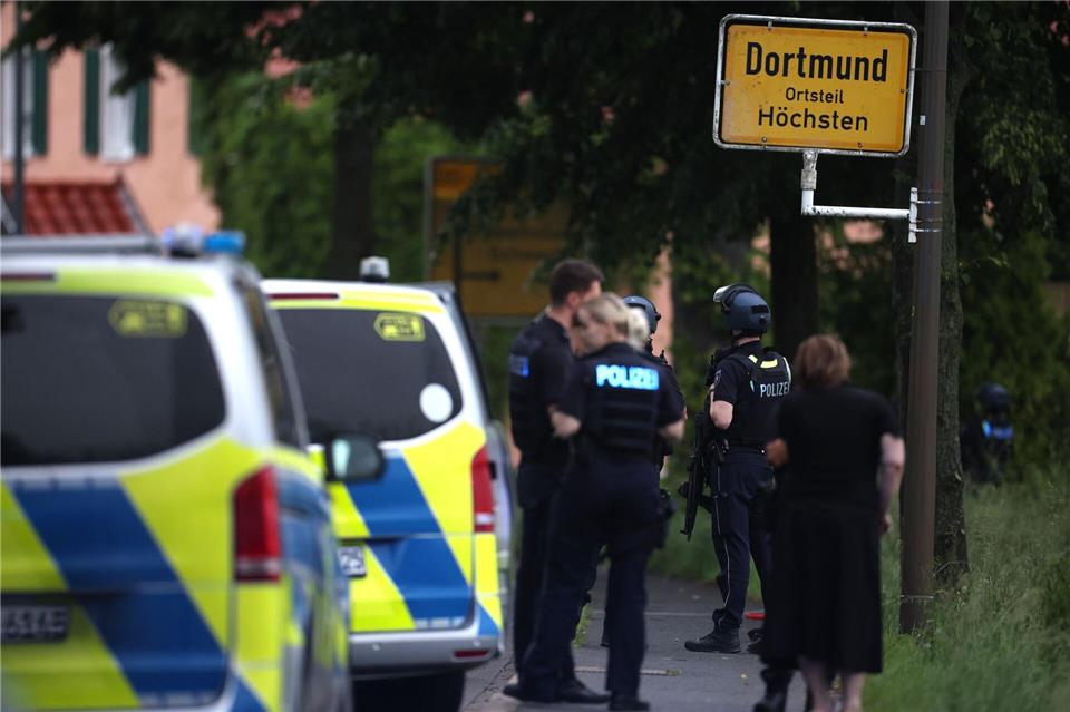 Ort des Einsatzes ist der Dortmunder Stadtteil Höchsten.Christoph Reichwein/dpa