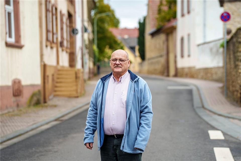 Ortsbürgermeister Reiner Schlesser berichtet von massiven Störungen durch die AfD-Anhänger. (Archivbild)Andreas Arnold/dpa