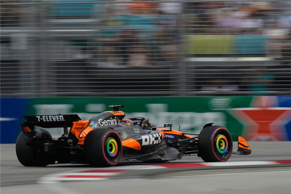 Oscar Piastri sicherte sich die Tagesbestzeit beim Singapur-Training.Vincent Thian/AP/dpa
