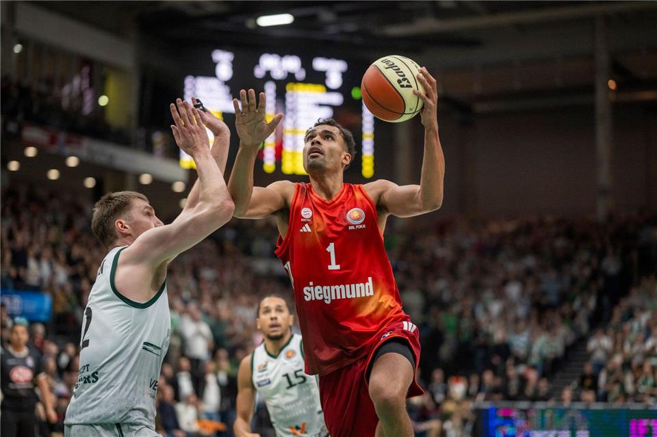 Oscar da Silva konnte die Niederlage des FC Bayern München nicht verhindern. (Archivfoto)Harald Tittel/dpa