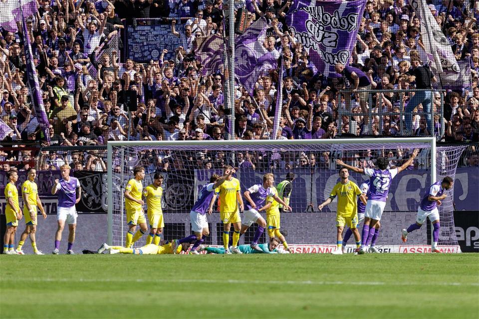 Osnabrücker Jubel gegen Braunschweig.David Ebener/dpa
