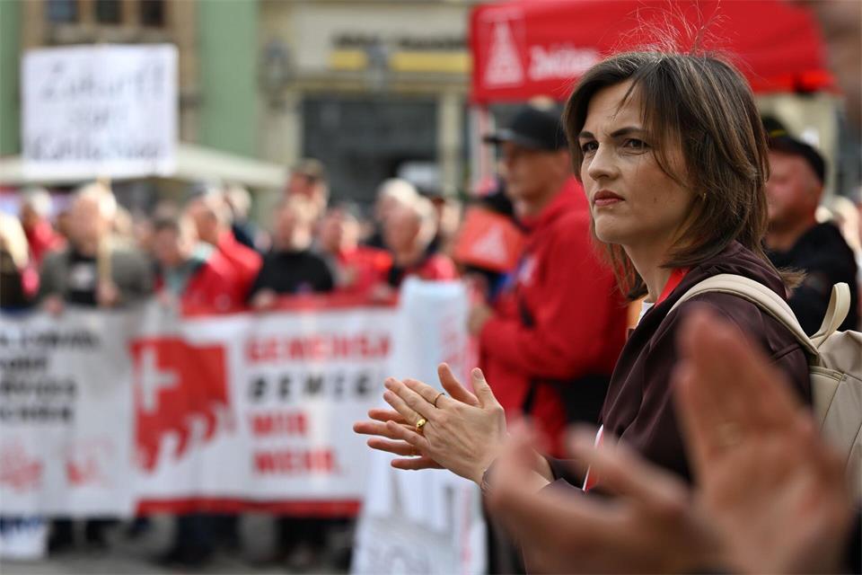 Ostbeauftragte Kaiser: „Wer in guten Jahren Milliardengewinne schreibt, darf sich in schlechten Jahren nicht wegducken.“Hendrik Schmidt/dpa