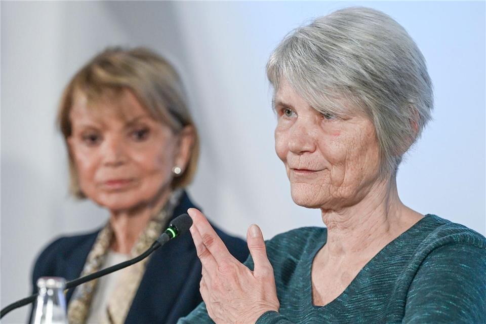 Ärzte warnen: Osteoporose bleibt oft zu lange unentdeckt Osteoporose-Patientin Sabine Thelen brachen drei Wirbelknochen, ohne, dass sie es merkte.Jens Kalaene/dpa