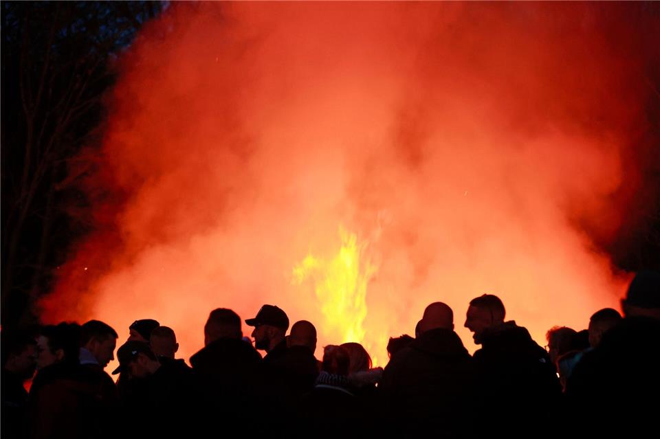 Osterfeuer müssen der Pflege des Brauchtums dienen. Auch in der Gemeinde Raesfeld gibt es dafür genaue Vorgaben.