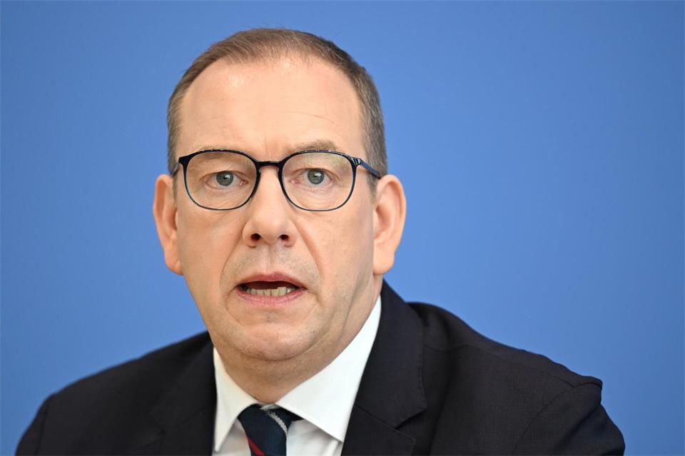 Otte attestiert Rot-Grün-Rot in Berlin ein gestörtes Verhältnis zu „unserer Truppe“. Elisa Schu/dpa