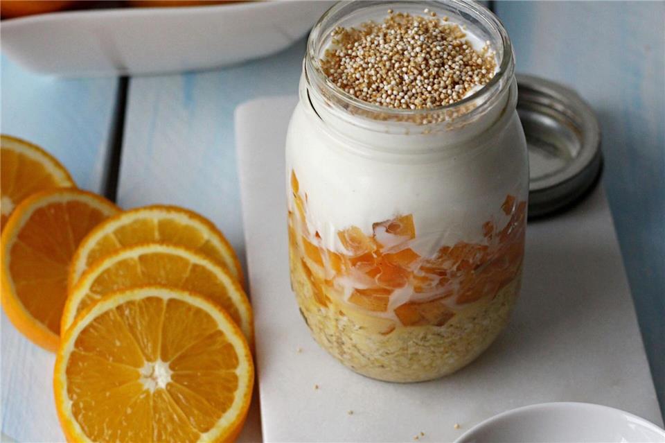 Overnight Oats versorgen den Körper mit Proteinen und Ballaststoffen. picture alliance/dpa/www.biskuitwerkstatt.de
