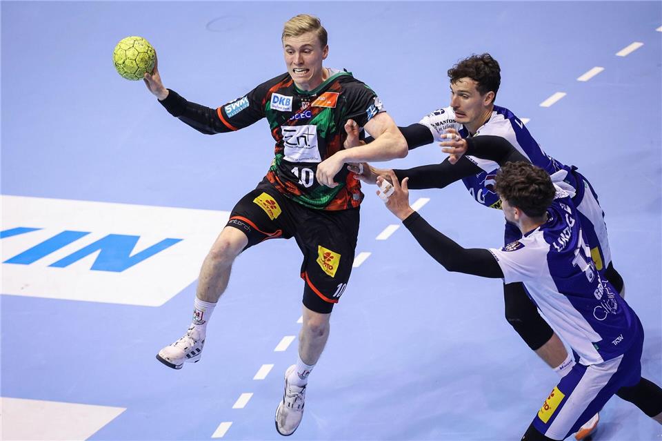 Packt ab der kommenden Saison für Stuttgart zu: Philipp Meyer (r). (Archivfoto)Ronny Hartmann/dpa-Zentralbild/dpa