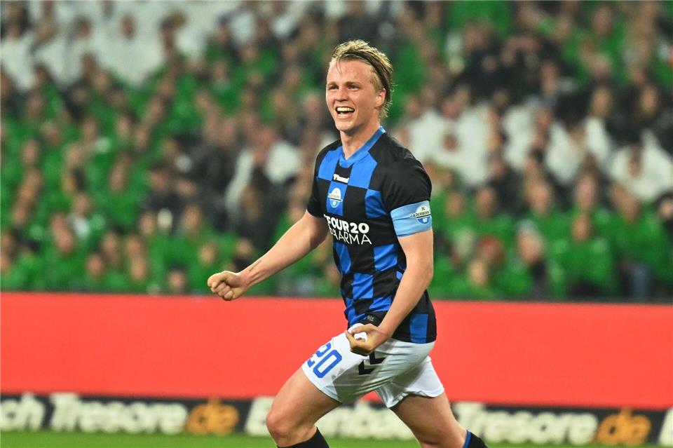 Paderborns Felix Götze traf zur Gäste-Führung bei Hannover 96.Swen Pförtner/dpa