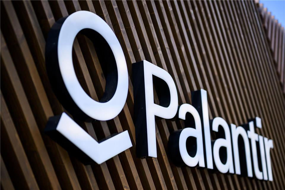 Palantir ist auf die Auswertung großer Datenmengen spezialisiert. (Archivbild)Gian Ehrenzeller/KEYSTONE/dpa