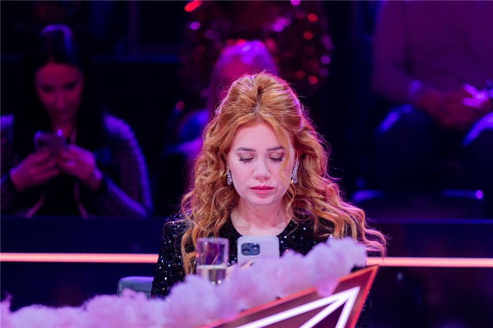 Palina Rojinski berichtet auf Instagram über blaue Flecken, die ihr Partner ihr zugefügt habe. (Archivbild)Rolf Vennenbernd/dpa