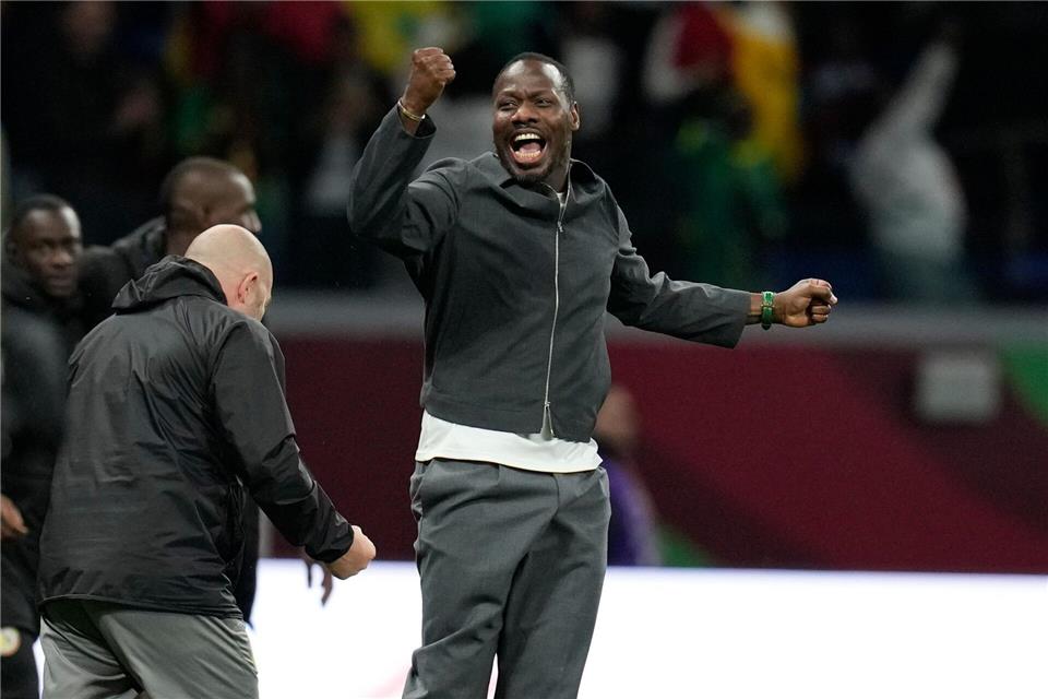 Pape Thiaw und seine Senegalesen sind heiß auf das Duell mit Frankreich. (Archivbild)Themba Hadebe/AP/dpa