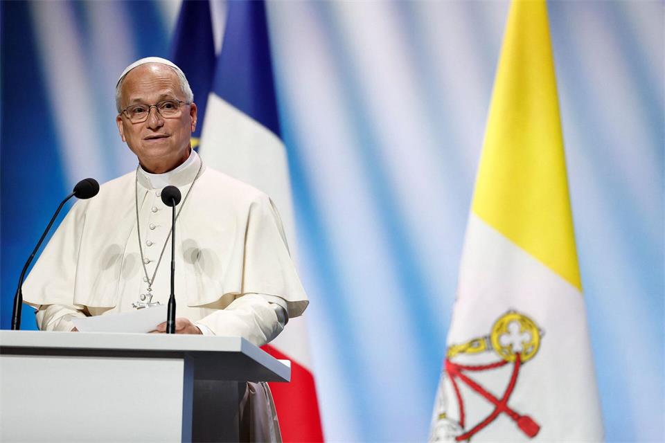 Papst Leo XIV. während seiner Grundsatzrede.Benoit Tessier/Reuters Pool via AP/dpa