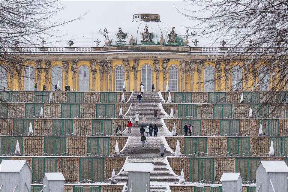 Parkanlagen und Schlösser in Brandenburg und Berlin bleiben am Freitag geschlossen.Georg Moritz/dpa
