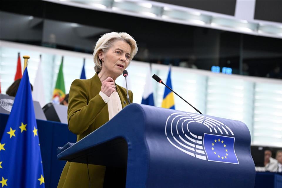 Von der Leyen: EU-Kommission stoppt Zahlungen an Israel Parlament, Rat und Kommission müssten ihrer Verantwortung gerecht werden, sagt EU-Kommissionspräsidentin Ursula von der Leyen. Pascal Bastien/AP/dpa