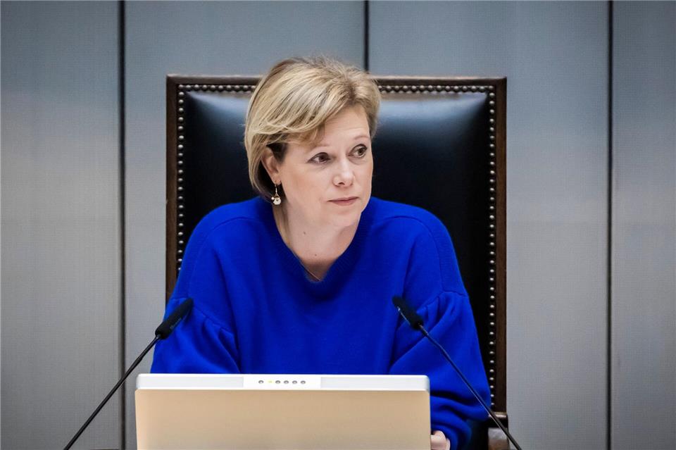 Parlamentspräsidentin Cornelia Seibeld fordert Solidarität mit den Menschen im Iran. (Archivbild)Christoph Soeder/dpa