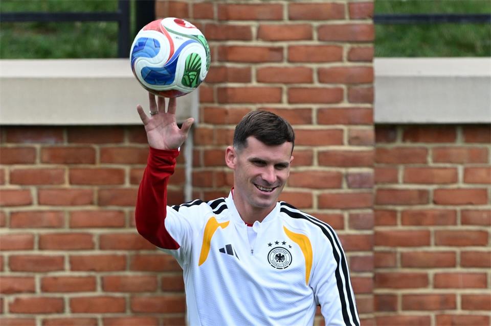 Pascal Groß wird das DFB-Trikot künftig nicht mehr tragen. (Archivbild) Federico Gambarini/dpa