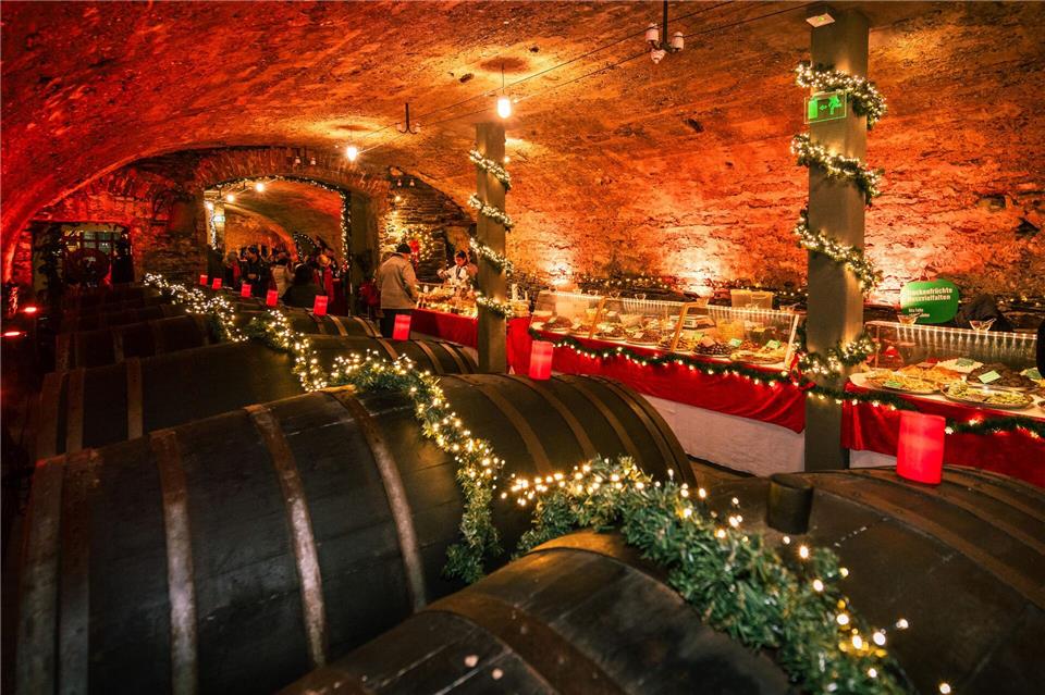 Mal anders: 16 ungewöhnliche Weihnachtsmärkte in Deutschland Passende Kulisse: Der Mosel-Wein-Nachts-Markt in Traben-Trarbach wird in ehemaligen Weinkellern aufgebaut.Gernot Weyrich/Mosel-Wein-Nachts-Markt/dpa-tmn