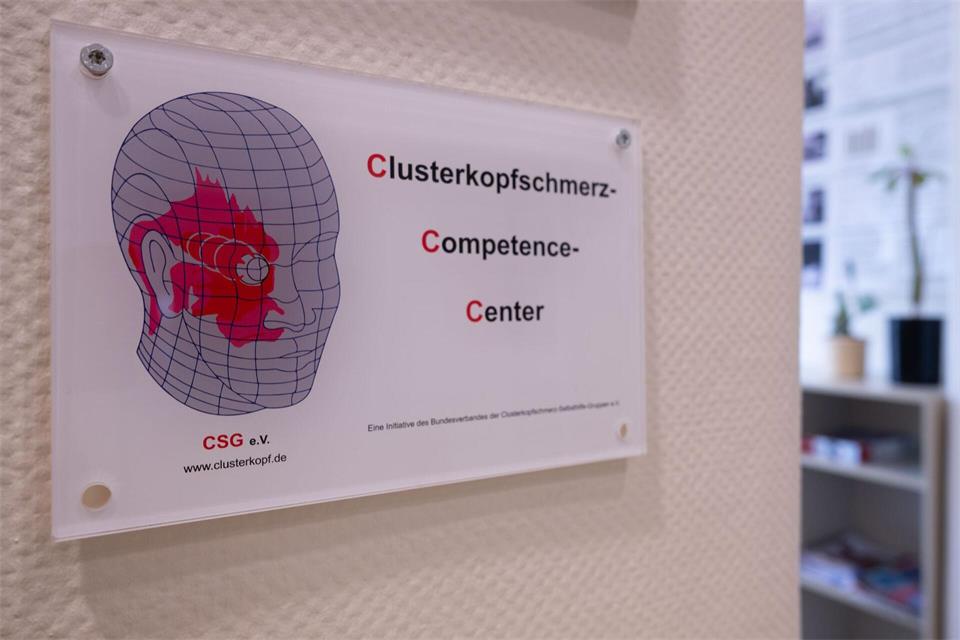 Patienten mit Clusterkopfschmerzen werden am Dresdner Uniklinikum in einem Kompetenzzentrum betreut. Katharina Kausche/dpa
