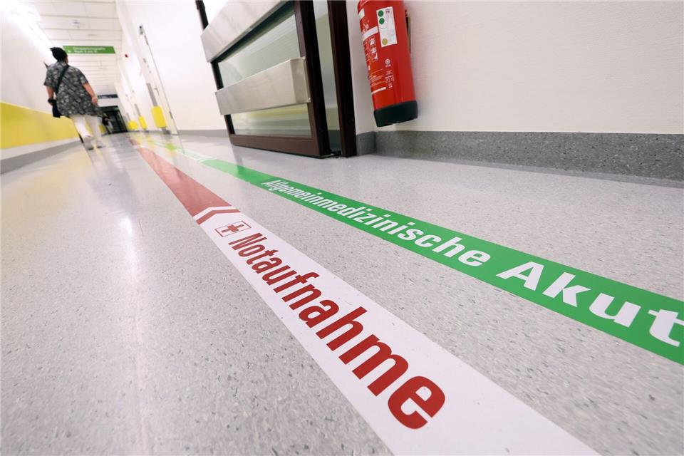 Patienten mit dringenden Beschwerden sollen mit der Reform von Notaufnahmen ferngehalten werden. (Symbolbild)Karl-Josef Hildenbrand/dpa