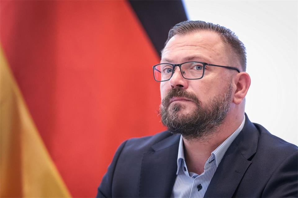 Patrick Harr, Pressesprecher der AfD Sachsen-Anhalt (Archivbild)Ronny Hartmann/dpa