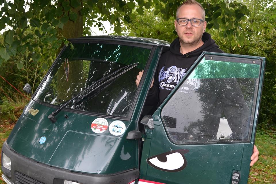 Patrick Koch kam aus Borken mit seiner Ape zum Treffen.