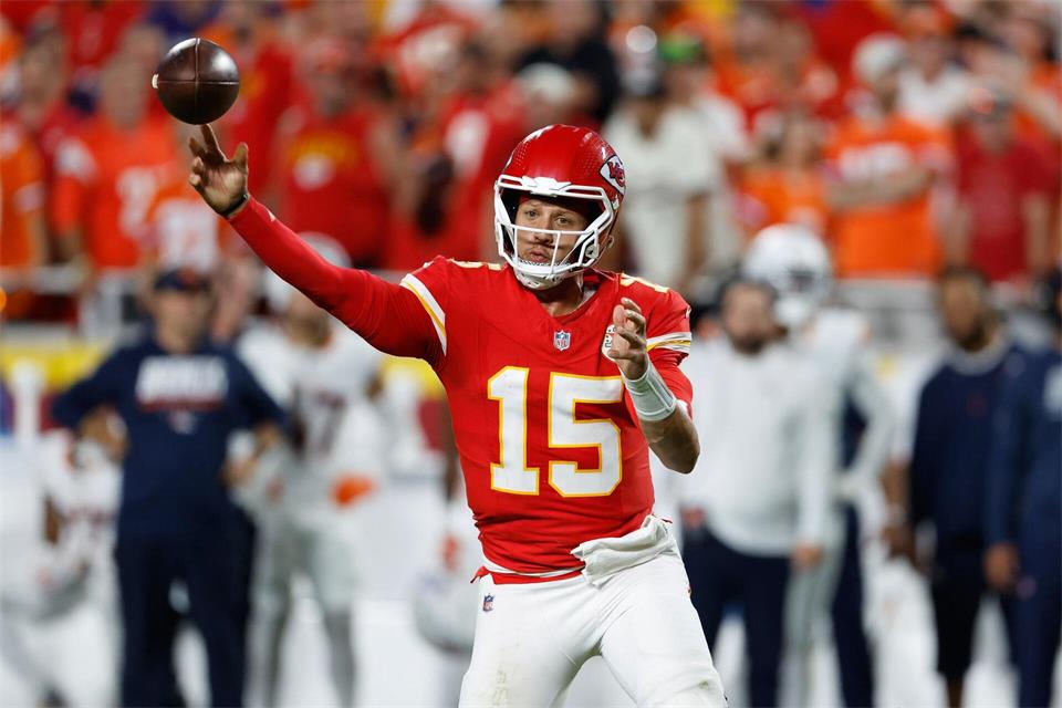 Patrick Mahomes in Aktion.Colin E. Braley/AP/dpa