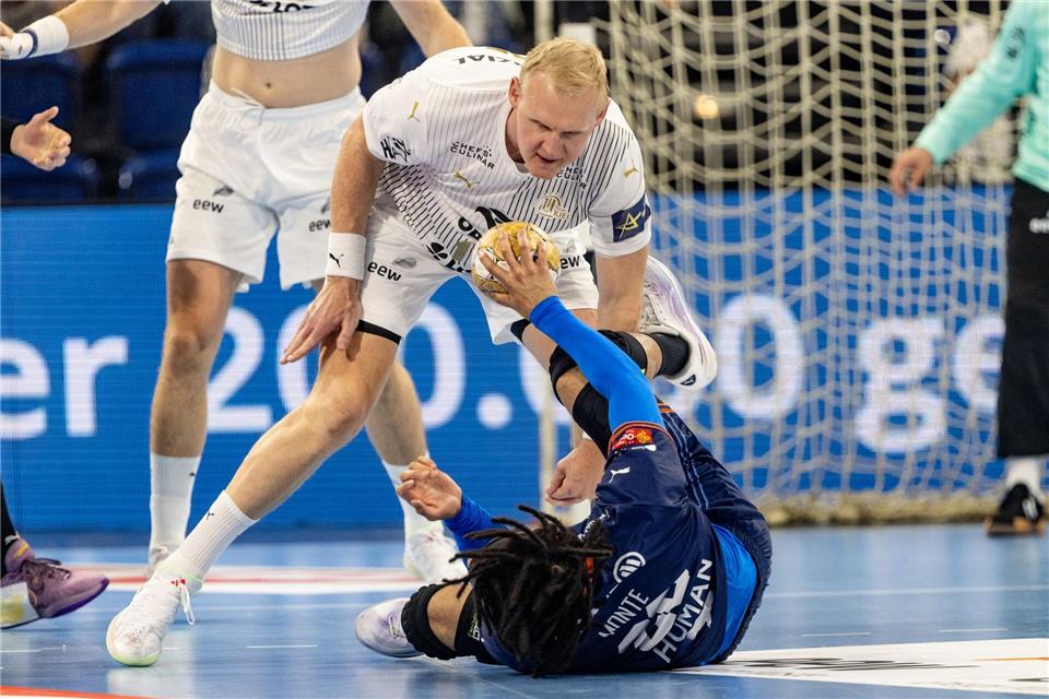 Patrick Wiencek gilt als kompromissloser Abwehrspieler.Axel Heimken/dpa