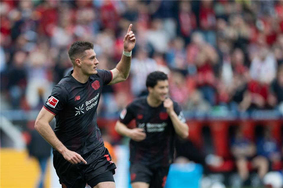 Patrik Schick jubelt über sein Tor zum 1:0. Rolf Vennenbernd/dpa