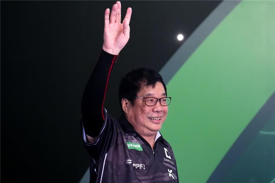 Paul Lim hatte im Duell mit Luke Humphries keine Chance.John Walton/PA Wire/dpa