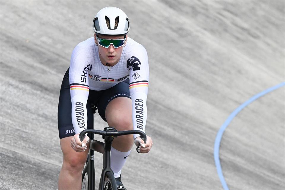 Pauline Grabosch hat bei der Bahnrad-WM in Shanghai die Goldmedaille im 1.000-Meter-Zeitfahren gewonnen. (Archivbild)Bernd Weißbrod/dpa