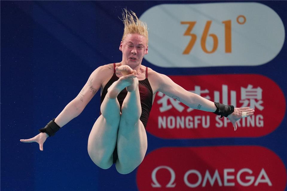 Pauline Pfeif gelang ein guter Sprung beim Mixed-Wettbewerb der EM (Archivbild).Ng Han Guan/AP/dpa