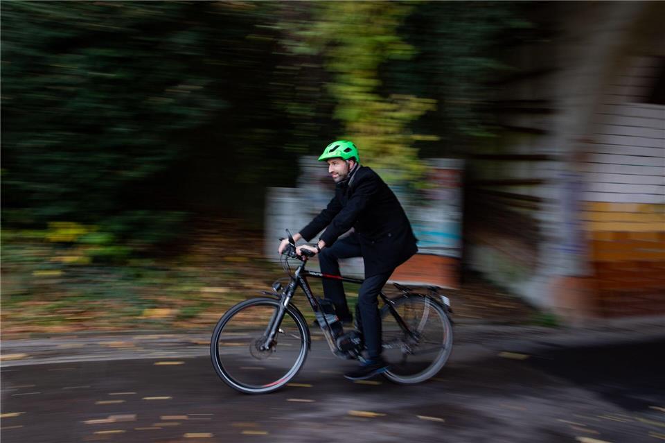 Pech für OB Palmer, dass er kein gültiges Fahrradkennzeichen hatte. (Archivfoto)Tom Weller/dpa