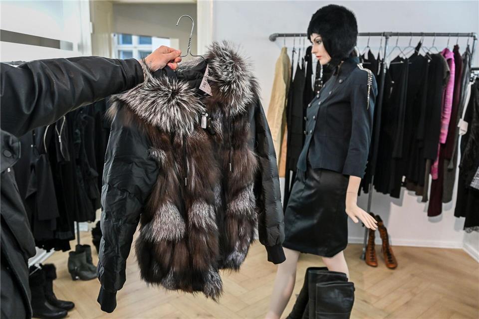 Pelze sind wieder salonfähig - vor allem, wenn es gebrauchte Stücke sind. Jens Kalaene/dpa