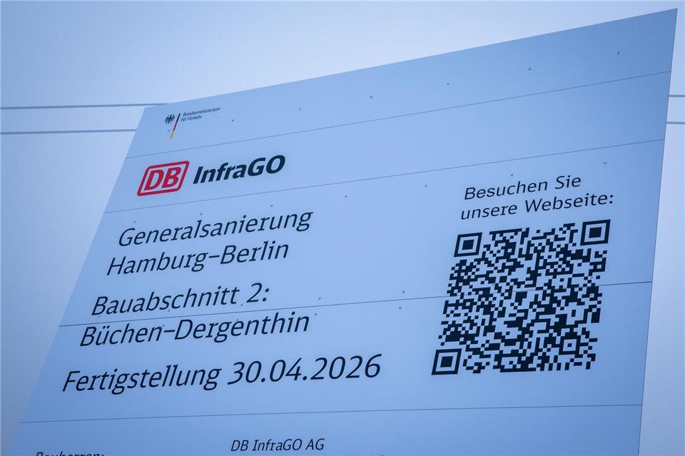 Pendler müssen weiter Geduld beweisen: Die Sanierung der Strecke Hamburg-Berlin verzögert sich.Jens Büttner/dpa