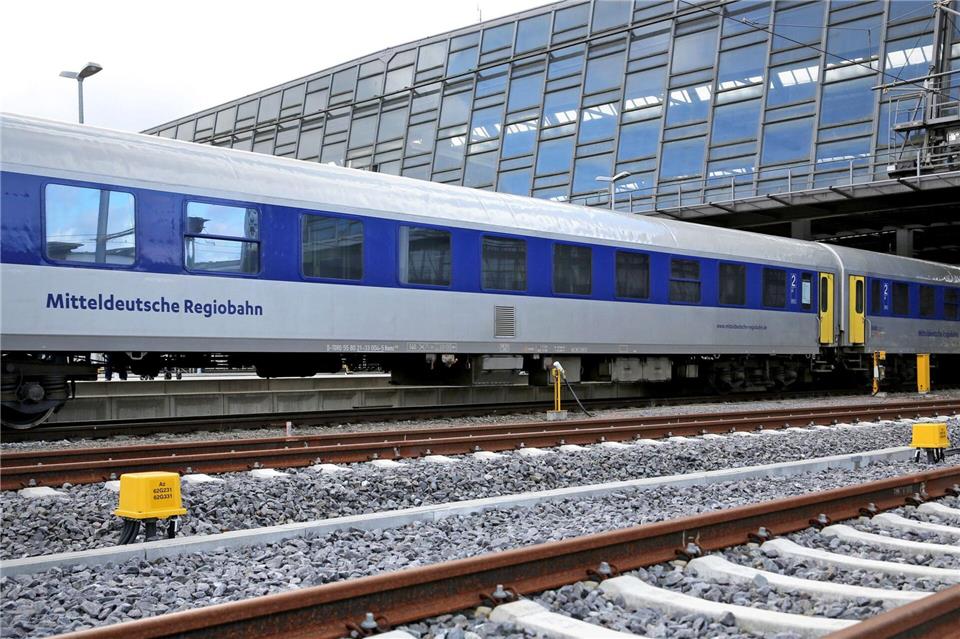 Pendler zwischen Leipzig, Döbeln und Chemnitz müssen sich kommende Woche auf Verspätungen einstellen. (Symbolbild)Jan Woitas/dpa