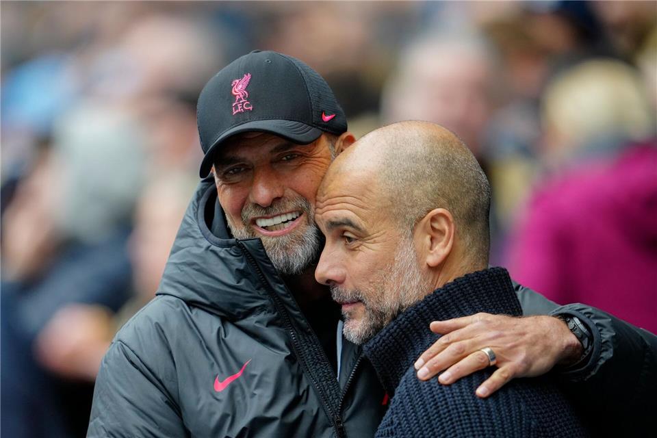 Pep Guardiola (r.) spricht auch vor seinem 1000. Spiel als Trainer nur höchsten Tönen von Jürgen Klopp.Jon Super/AP/dpa