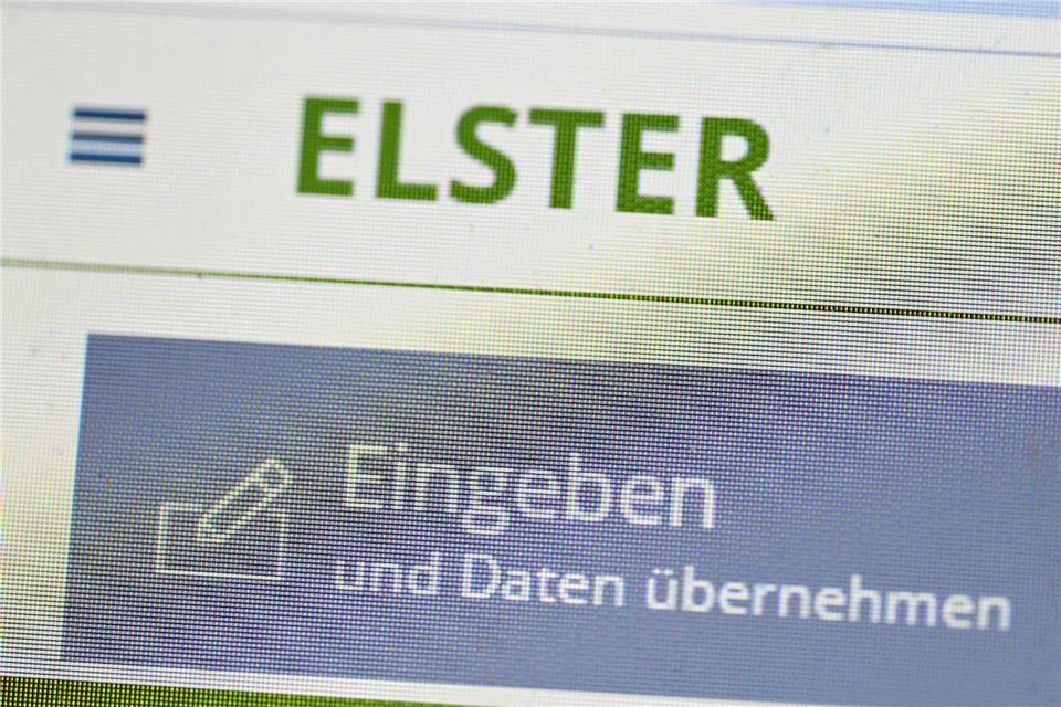 Per App die Steuererklärung machen? Klingt verführerisch - ab Juli sollen die ersten Nutzer für die neue Funktion der Elster-App freigeschaltet werden. (Symbolbild)Bernd Weißbrod/dpa