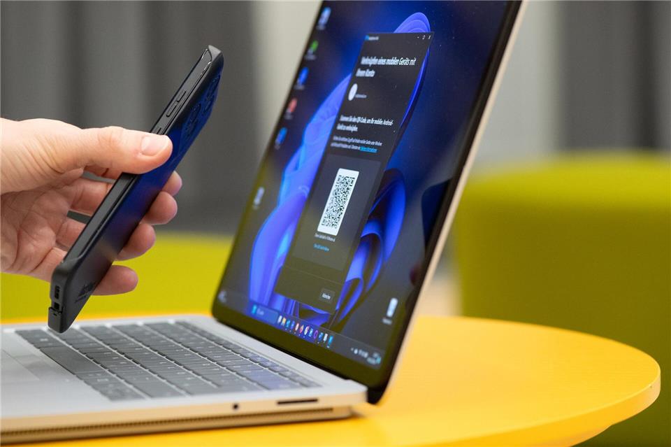 Per QR-Code verbinden: PC und Android-Smartphone können Daten austauschen und Funktionen teilen. Franziska Gabbert/dpa-tmn