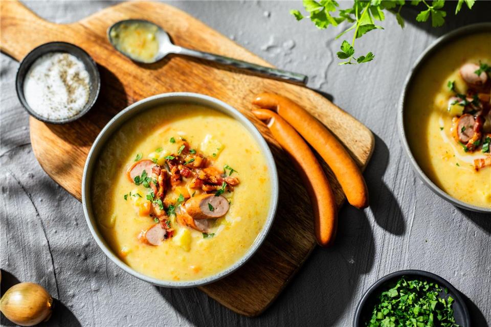 Perfekt für den Herbst: Die fränkische Kartoffelsuppe ist reich an Nährstoffen und einfach zubereitet.KMG/die-kartoffel.de/dpa-tmn