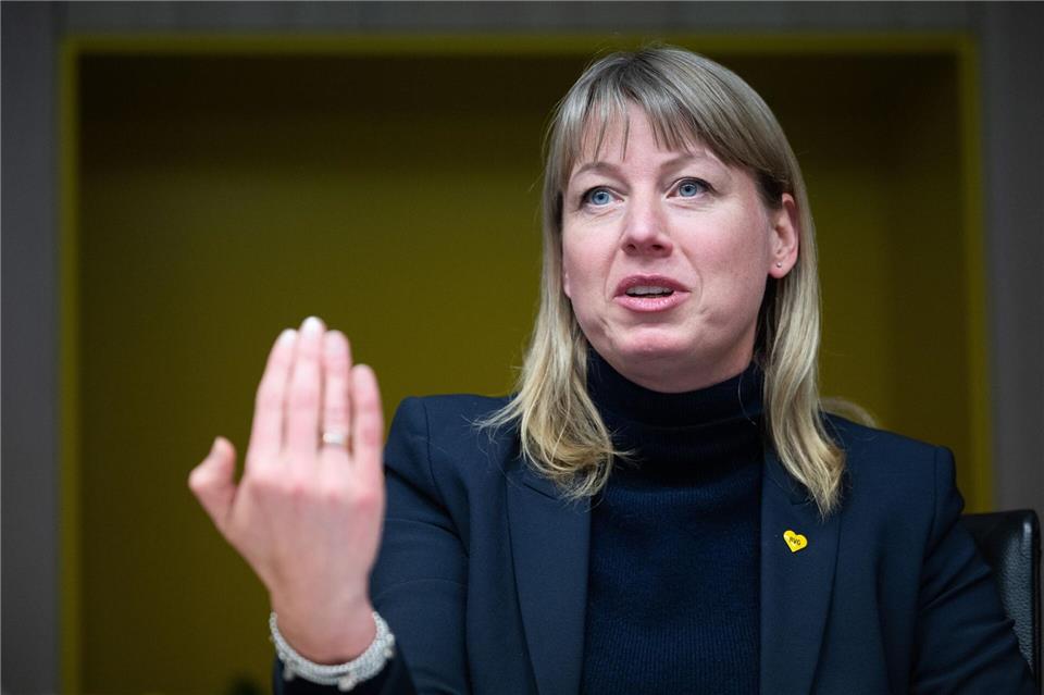 Personalchefin Jenny Zeller-Grothe bereitet sich auf die nächste Tarifrunde mit der Gewerkschaft Verdi vor. (Archivbild)Sebastian Gollnow/dpa