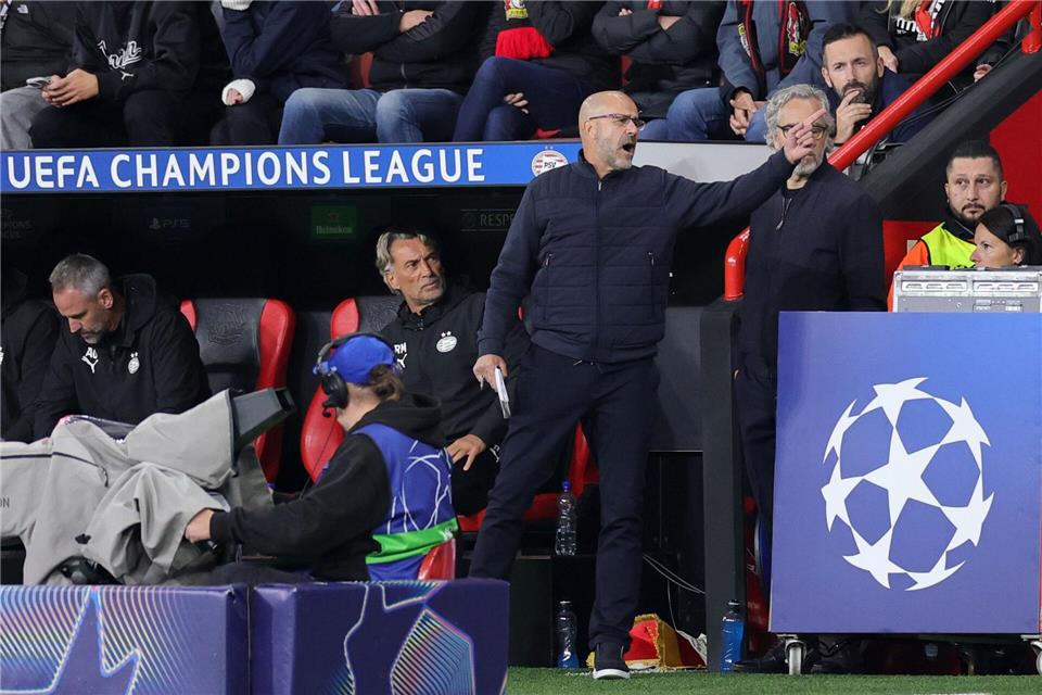 Peter Bosz kennt den FC Bayern aus seiner Bundesliga-Zeit gut. (Archivbild)Rolf Vennenbernd/dpa