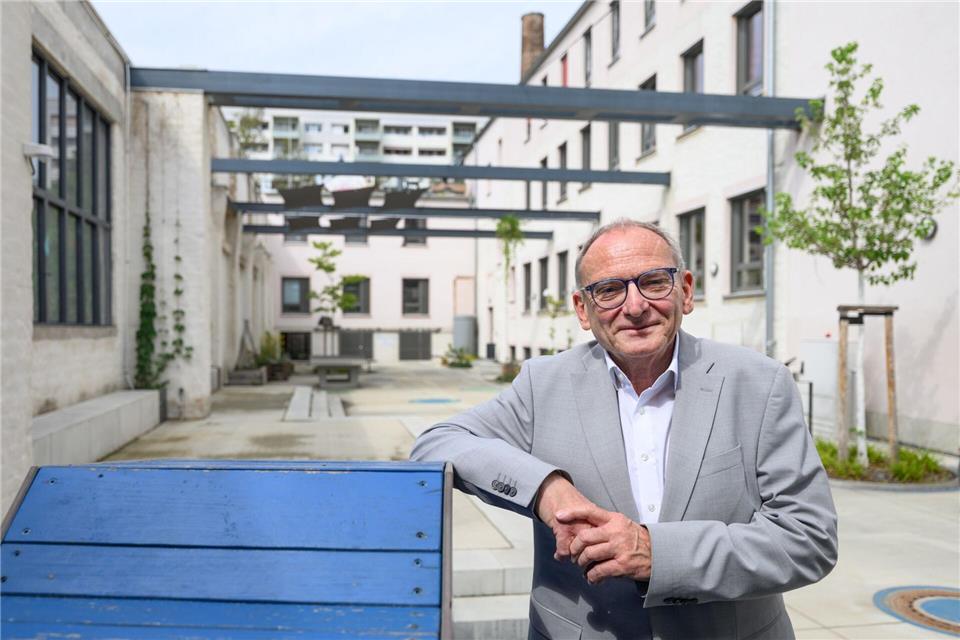 Peter Hoffmeister, Vorstand des Dresdner Kinderschutzbundes, steht im Integrativen Familienzentrum (IFZ) „Alte Schokoladenfabrik“ im Stadtteil Johannstadt.Robert Michael/dpa