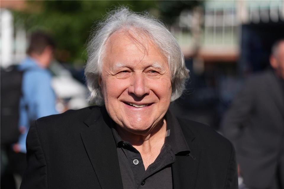 Peter Urban wurde vor allem durch seine Kommentierung des Eurovision Song Contest zwischen 1997 und 2023 im ARD-Fernsehen bekannt. (Archivbild)Marcus Brandt/dpa