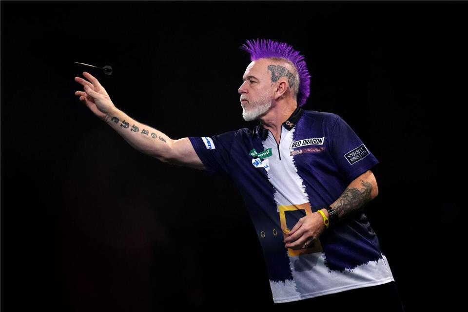 Peter Wright startete schwach in die Partie - und wurde noch schwächer.Adam Davy/PA Wire/dpa