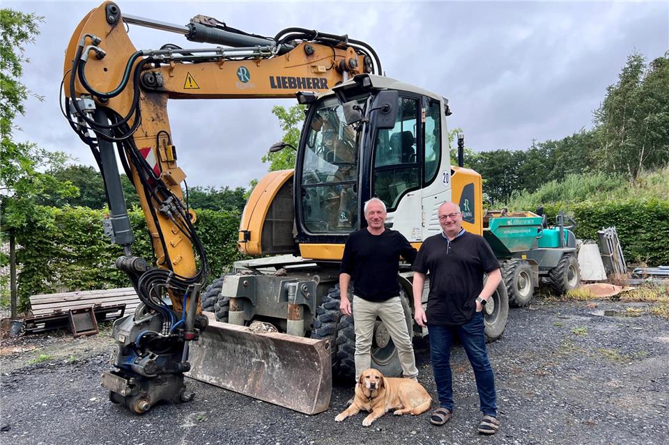 Peter (links) und Hubert Reining führen eine Garten- und Landschaftsbaufirma in Gemen.