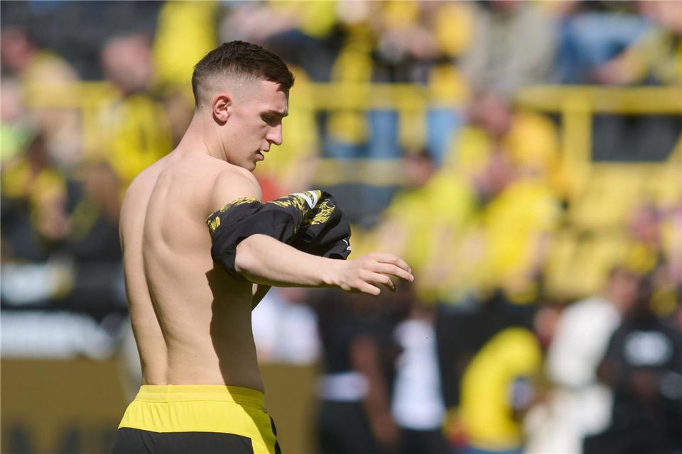 Pfiffe trotz Vertragsverlängerung für Nico Schlotterbeck.Bernd Thissen/dpa