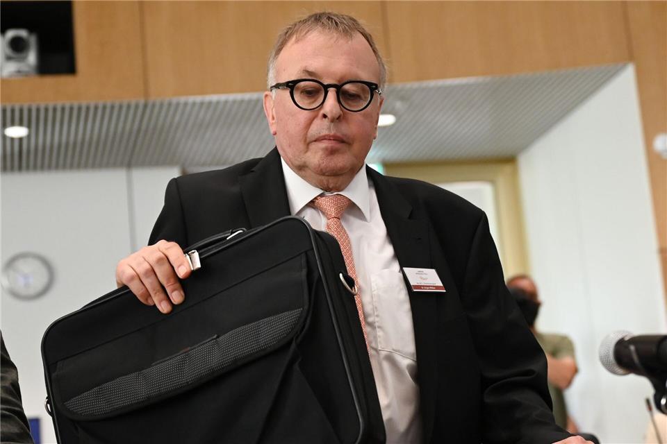 Ahrtal-Ermittlungen: Beschwerde gegen Einstellung erfolglos  Pföhler war bei der Flutkatastrophe Landrat im Landkreis Ahrweiler. (Archivbild)Arne Dedert/dpa