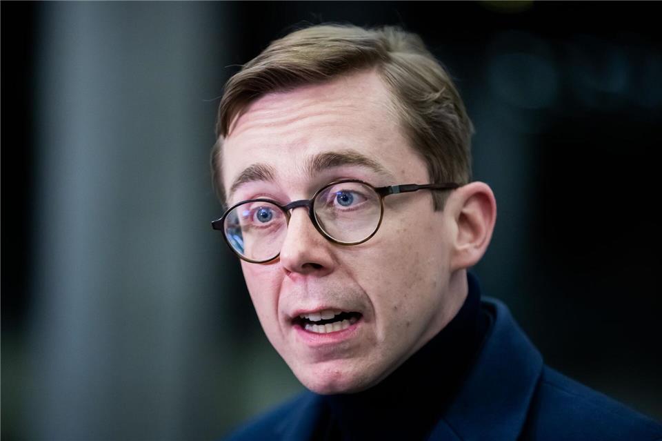 Philipp Amthor legte wegen neuer Aufgaben in Berlin Amt als CDU-Generalsekretär in MV nieder. (Archivbild) Christoph Soeder/dpa