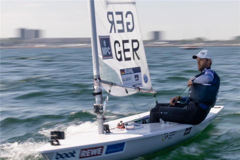 Philipp Buhl segelt bei der Kieler Woche.Frank Molter/dpa